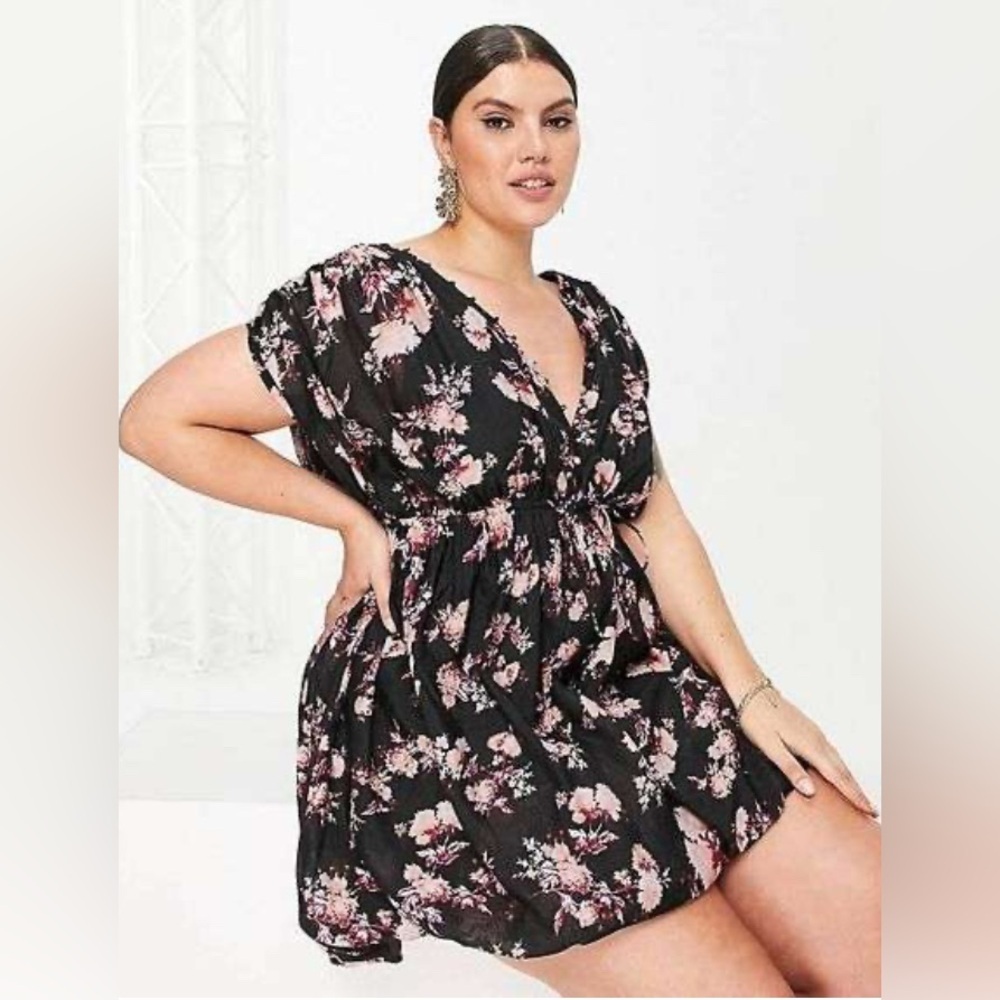 NWT ASOS CURVE BUTTON DETAIL MINI DRESS, PUFF SKIRT, FIGURE FLATTERING Sz. 20